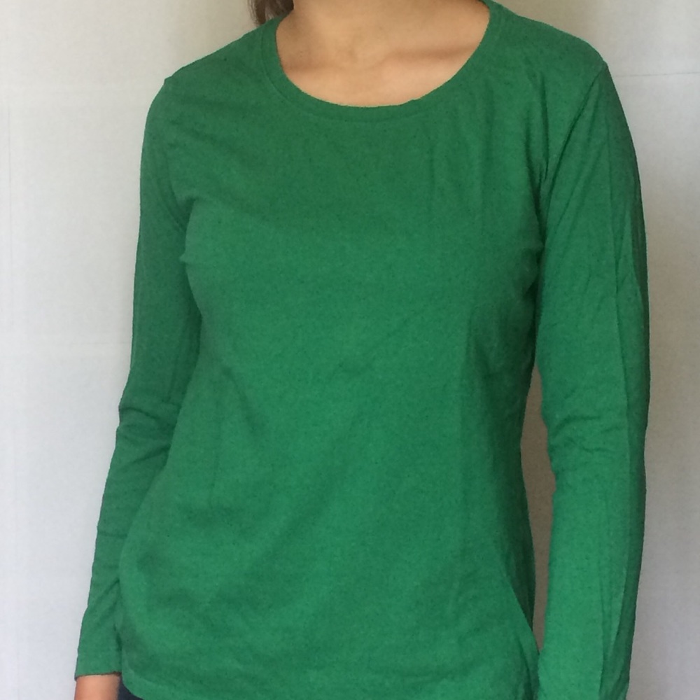 Comfy long sleeve dark green shirt
